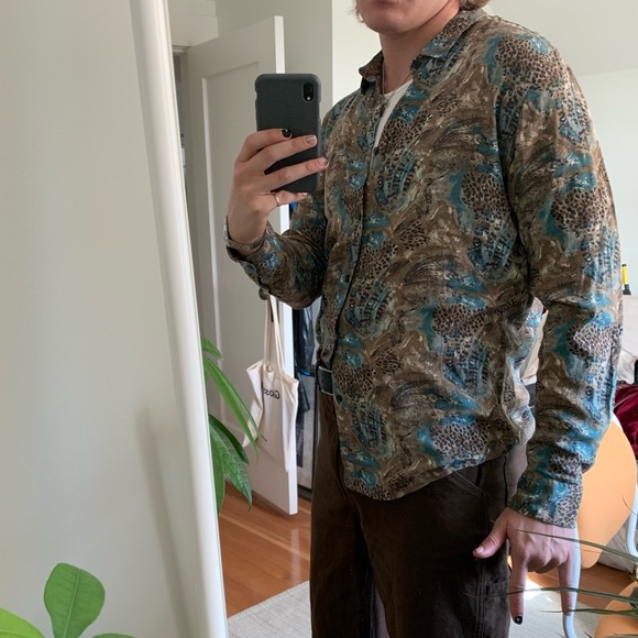 Insight button down. - Picture 1 of 4